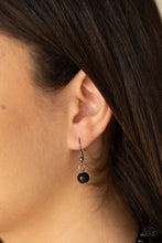 Load image into Gallery viewer, Bow Before The Queen Black Necklace Set