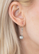 Load image into Gallery viewer, Chroma Drama Black Necklace Set