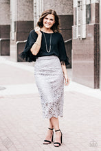 Load image into Gallery viewer, The styles featured in the Fiercely 5th Avenue collection are exactly what you would expect with a name like that: Sleek, classy, metallic designs that you’d find on the streets of New York. The accessories in the Fiercely 5th Avenue Trend Blends are strong and edgy, which makes them incredible versatile.  Includes one of each accessory featured in the Fiercely 5th Avenue Trend Blend in April's Fashion Fix: