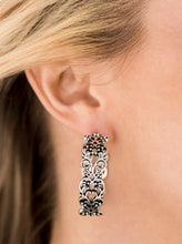 Load image into Gallery viewer, The Glimpses of Malibu collection was created with inspiration from the styles of Malibu, CA. Styles in this Trend Blend will feature fun, livable fashion with an upscale flavor. The color are usually a bit tamer compared to the bolder hues found in other collections, and the attitude tends to have a laid back vibe.