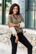 Load image into Gallery viewer, The Magnificent Mile in Chicago is where we pulled our inspiration for the Magnificent Musings collection. With a range of shopping venues, the Magnificent Mile is a hub for classic trends with urban elements and the Magnificent Musings collection follows suit.  Includes one of each accessory featured in the Magnificent Musings Trend Blend in October's Fashion Fix: