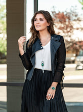 Load image into Gallery viewer, The Magnificent Mile in Chicago is where we pulled our inspiration for the Magnificent Musings collection. With a range of shopping venues, the Magnificent Mile is a hub for classic trends with urban elements and the Magnificent Musings collection follows suit.  Includes one of each accessory featured in the Magnificent Musings Trend Blend in December's Fashion Fix: