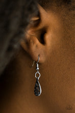 Load image into Gallery viewer, Paparazzi Secrets Of The Heart White Necklace Set