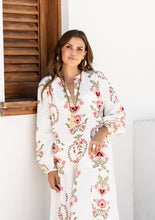 Load image into Gallery viewer, Trendsetters are sure to gravitate towards the accessories found in the Sunset Sightings collection. Featuring more drastic designs, bold colors, and funky combinations found outside the box, the pieces of the Sunset Sightings Trend Blends could easily be found on young Hollywood icons or in the pages of People magazine.  Includes one of each accessory featured in the Sunset Sightings Trend Blend in September's Fashion Fix: