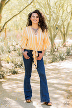 Load image into Gallery viewer, Trendsetters are sure to gravitate towards the accessories found in the Sunset Sightings collection. Featuring more drastic designs, bold colors, and funky combinations found outside the box, the pieces of the Sunset Sightings Trend Blends could easily be found on young Hollywood icons or in the pages of People magazine.  Includes one of each accessory featured in the Sunset Sightings Trend Blend in June's Fashion Fix: