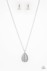 Paparazzi Gleaming Gardens Silver Necklace Set