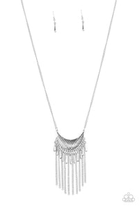 Paparazzi Happy Is The Huntress Silver Necklace Set