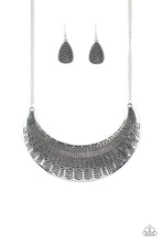 Load image into Gallery viewer, Paparazzi Large As Life Silver Necklace Set