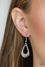 Load image into Gallery viewer, Teardrop Envy Silver Necklace Set